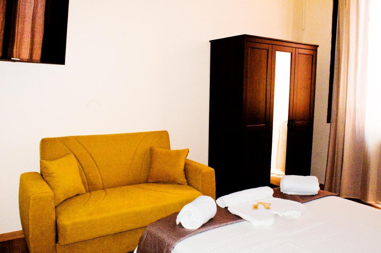 B&B Affittacamere Trigona Misterbianco Bagian luar foto